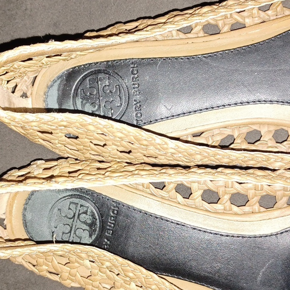Women's Black and Tan Tory Burch  Flats Size 6M - Picture 2 of 7